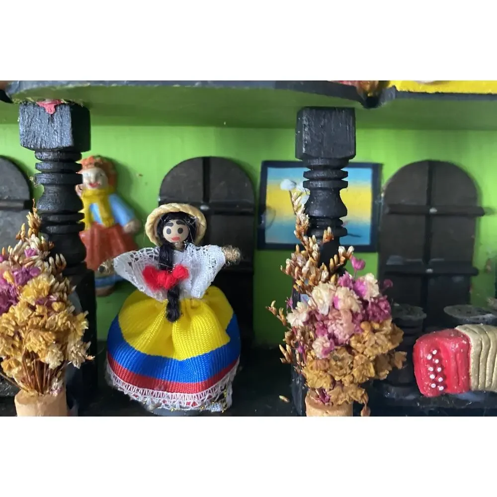 Handcrafted Colombian Folk Art Wooden Casita House 3D Wall Art 9x9x2 Key Holder - Picture 6 of 6